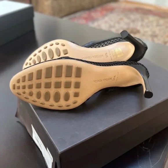 Bottega Veneta Mesh Chain Ankle-Strap Pumps Black [Size 37.5/7.5 US] - Picture 3 of 5